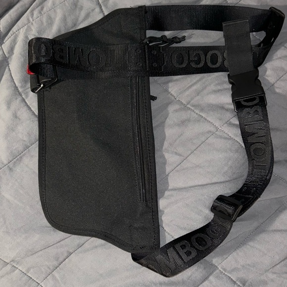 TOMBOGO CHEST PACK CROSS BODY BAG - Picture 2 of 2
